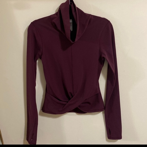 Lululemon top - Picture 2 of 5